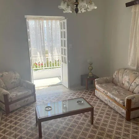 Traditional Seamanshouse Kochilos *